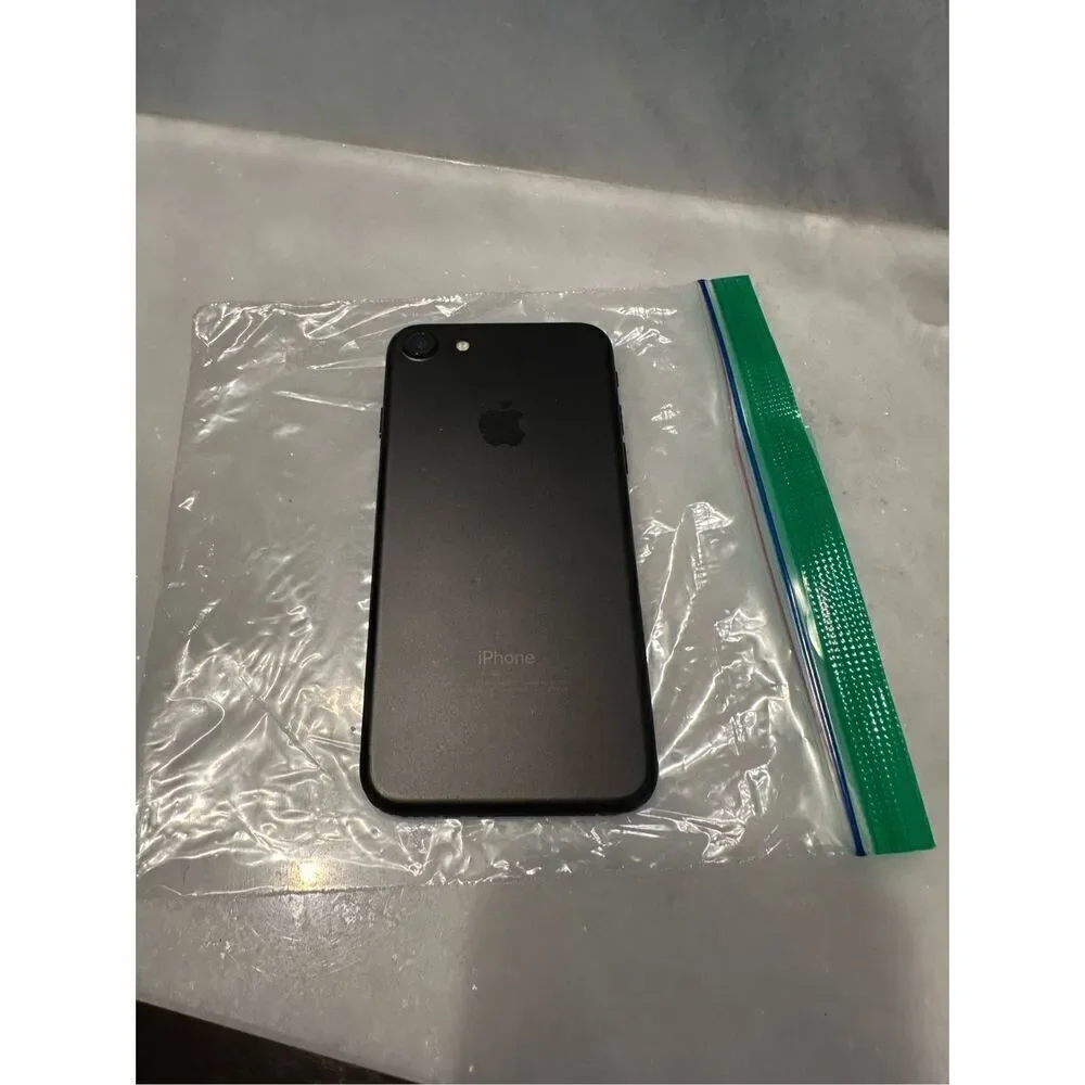 Apple iPhone 7 Black BROKEN FOR PARTS ONLY